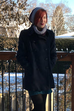 Load image into Gallery viewer, Kelsi modelling the toque and cowl