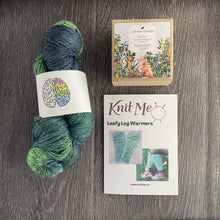 Load image into Gallery viewer, KM x The Yarn Therapist - Leafy Leg Warmers